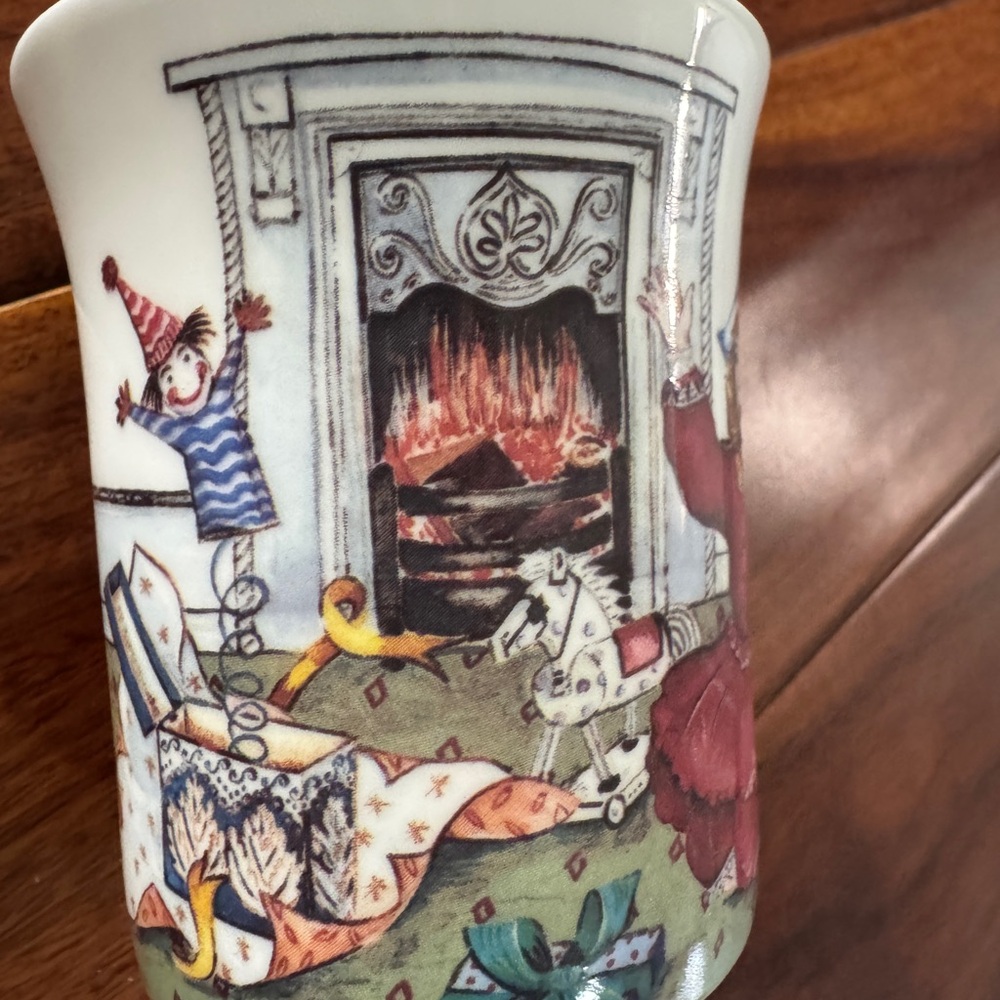 Queen's Fine China,‎ Friday's Child Mug